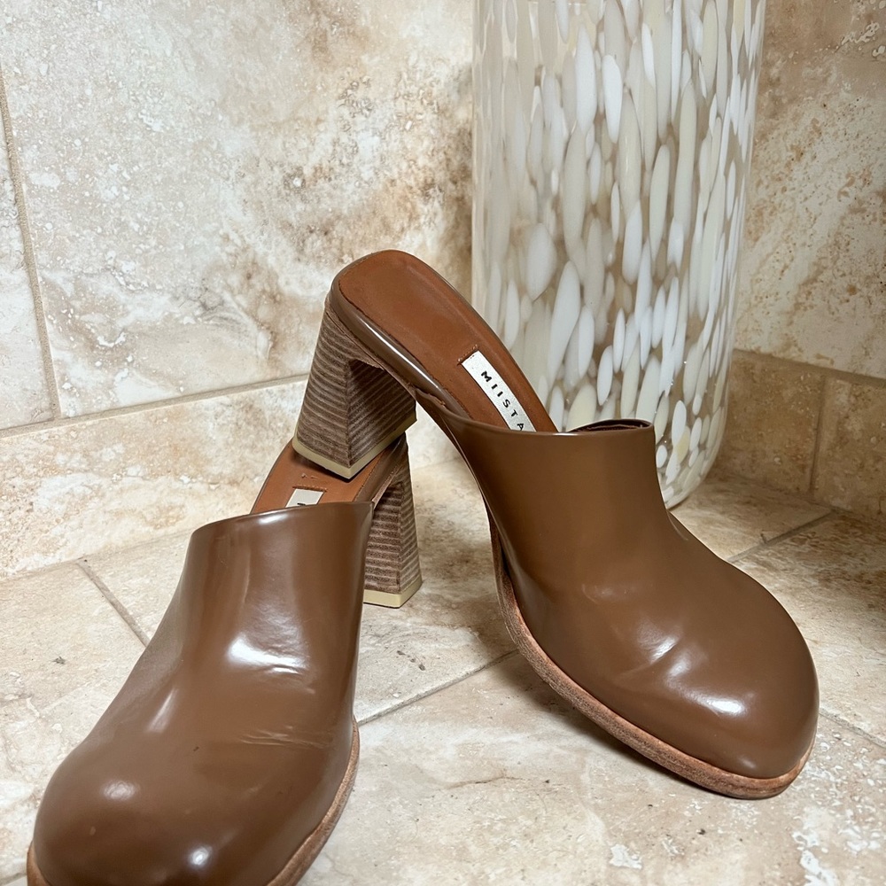 MIISTA Brown Leather Mules almost NTO